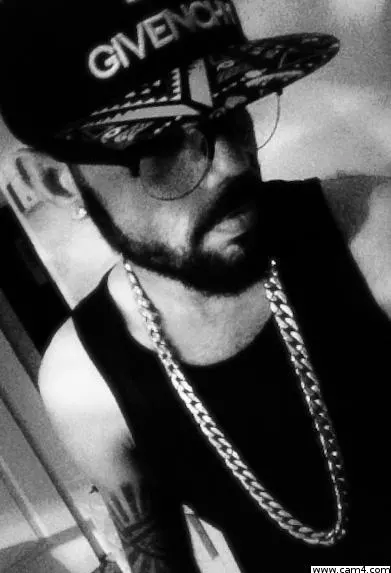 longchriz image 0