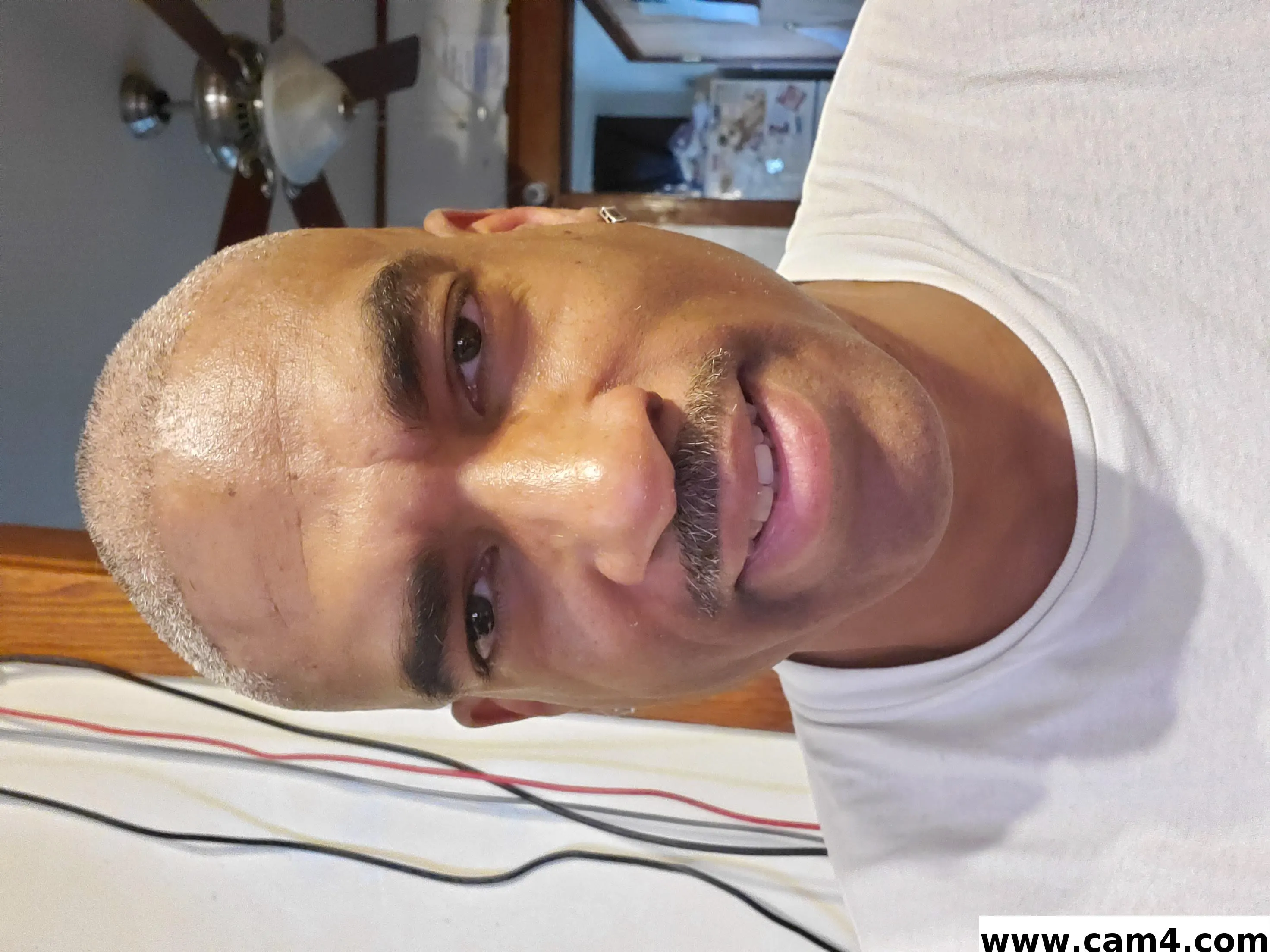 Darrin080 image 0