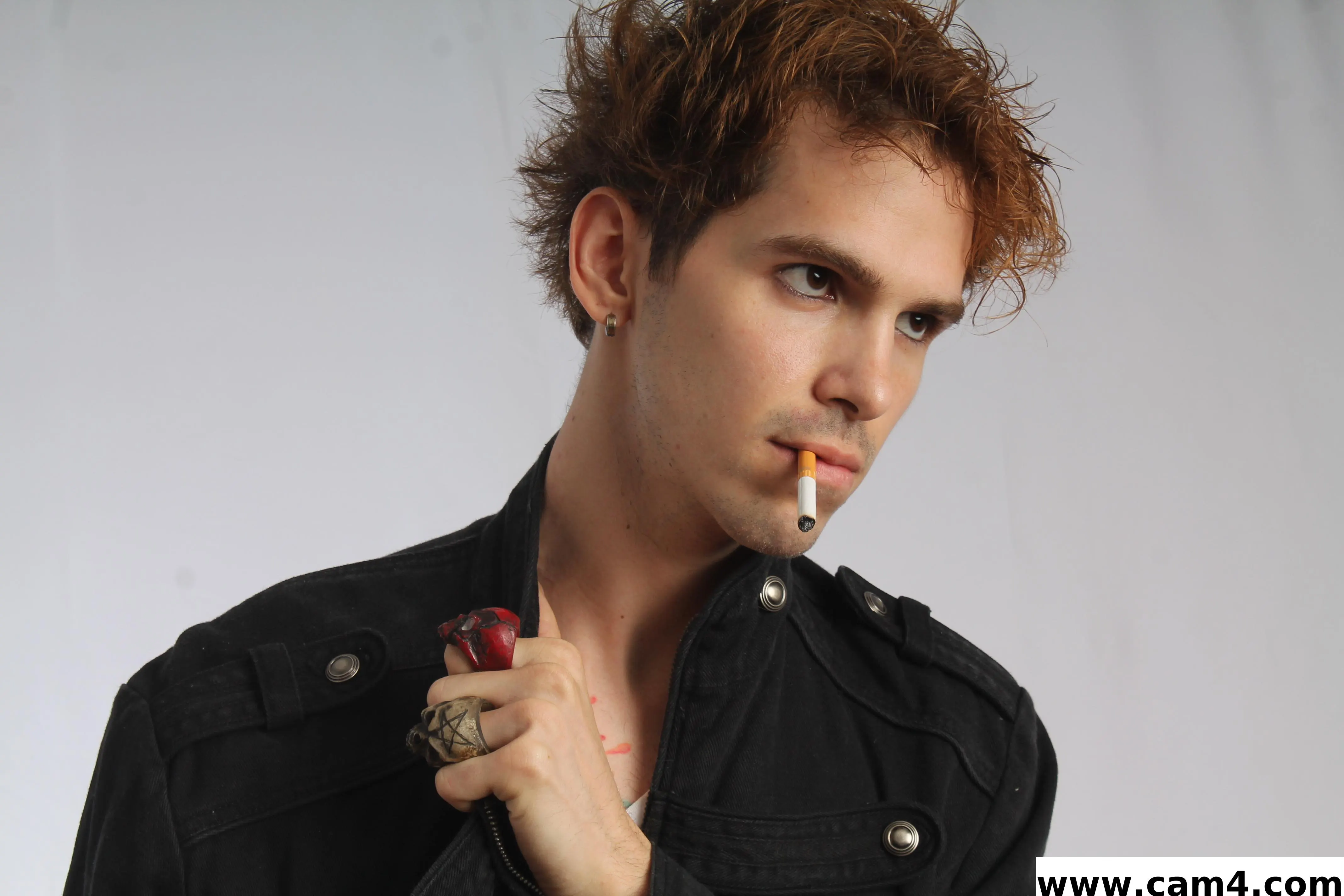 Jakevinhot image 0